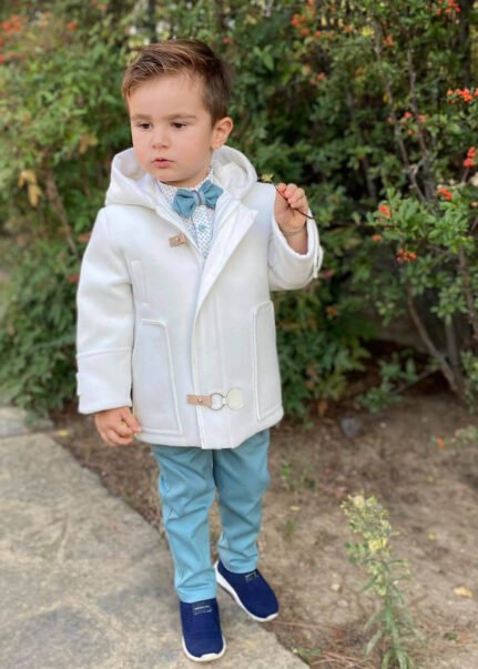 9.Α4440ΛΠ boys white duffle coat